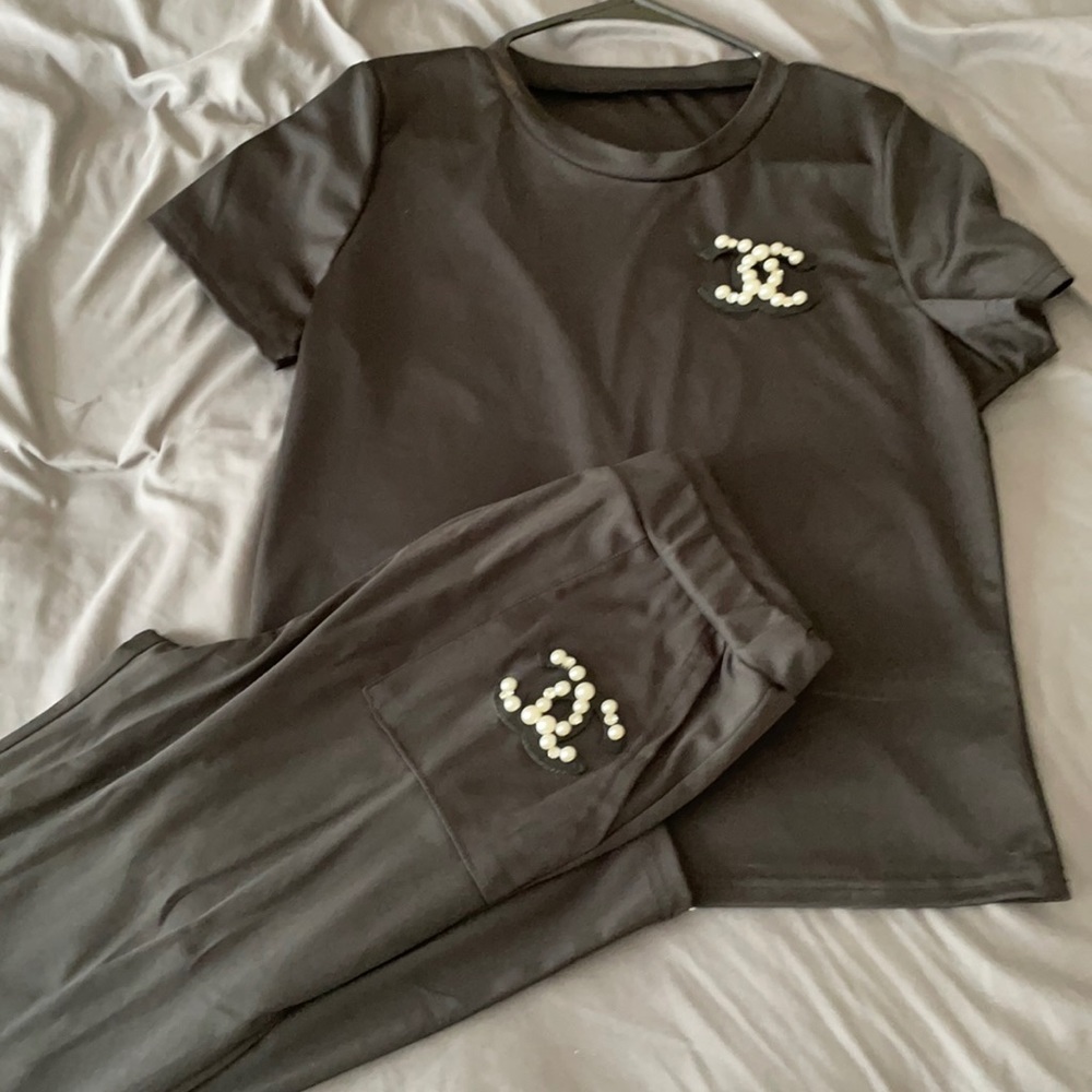Chanel cc jogger set